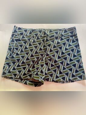 Ann Taylor Signature Geometric Triangle Print Shorts Navy Olive Size 6